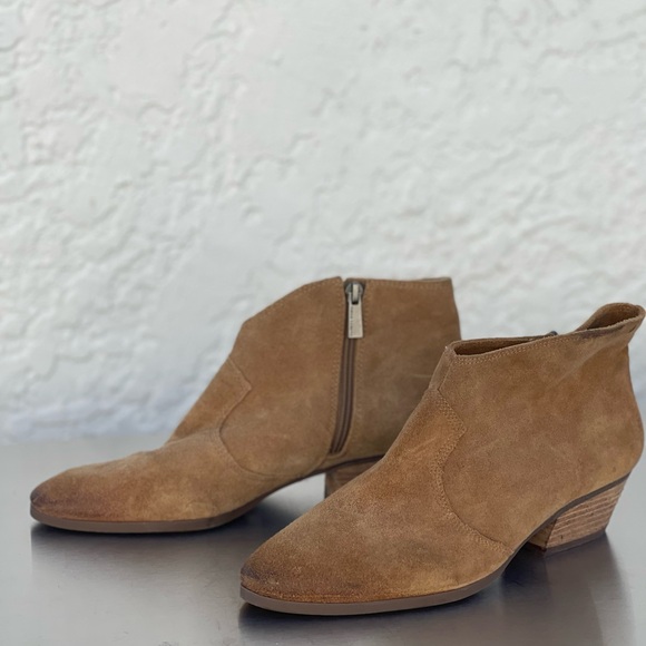 NEW ⭐️ Vince Camuto Brown Suede Ankle Boots Size 10 Women’s - Picture 1 of 5